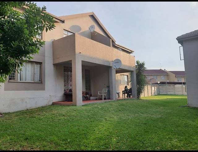2 BEDROOM APARTMENT FOR SALE IN VORNA VALLEY